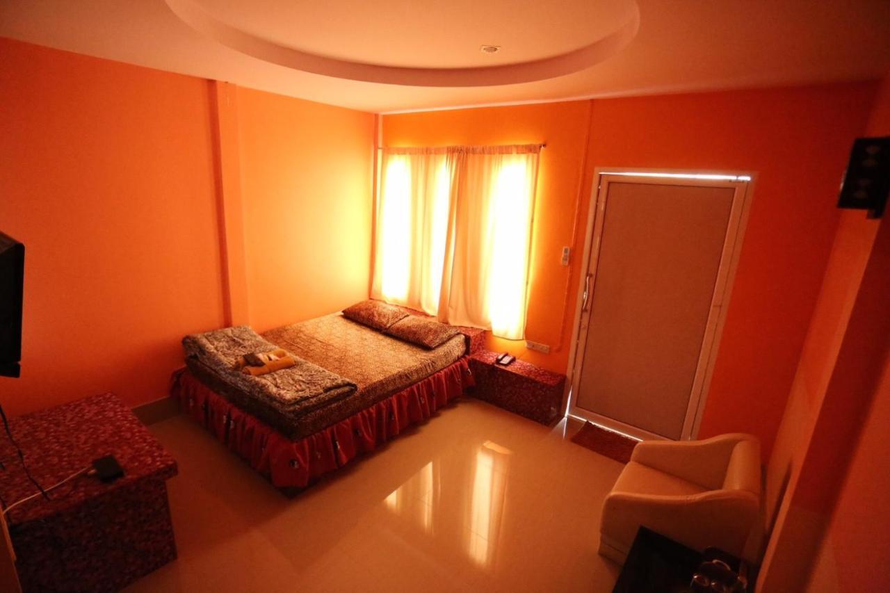Diane Hotel Phetchaburi Exterior foto