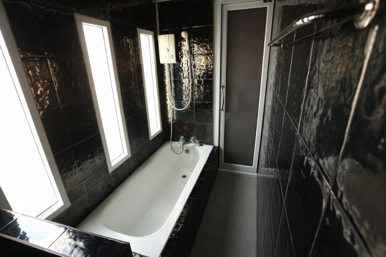 Diane Hotel Phetchaburi Exterior foto